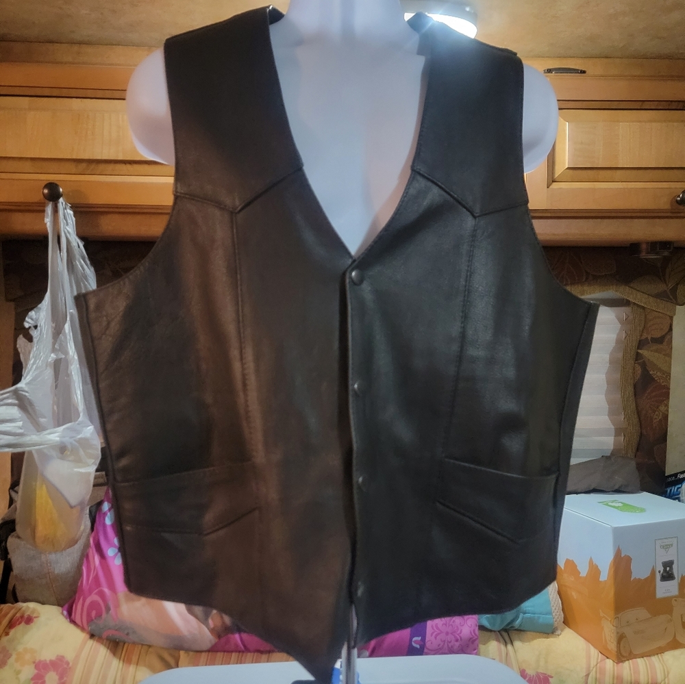 Hot Leathers size 48 motorcycle vest